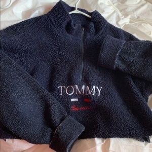 tommy cropped sweater